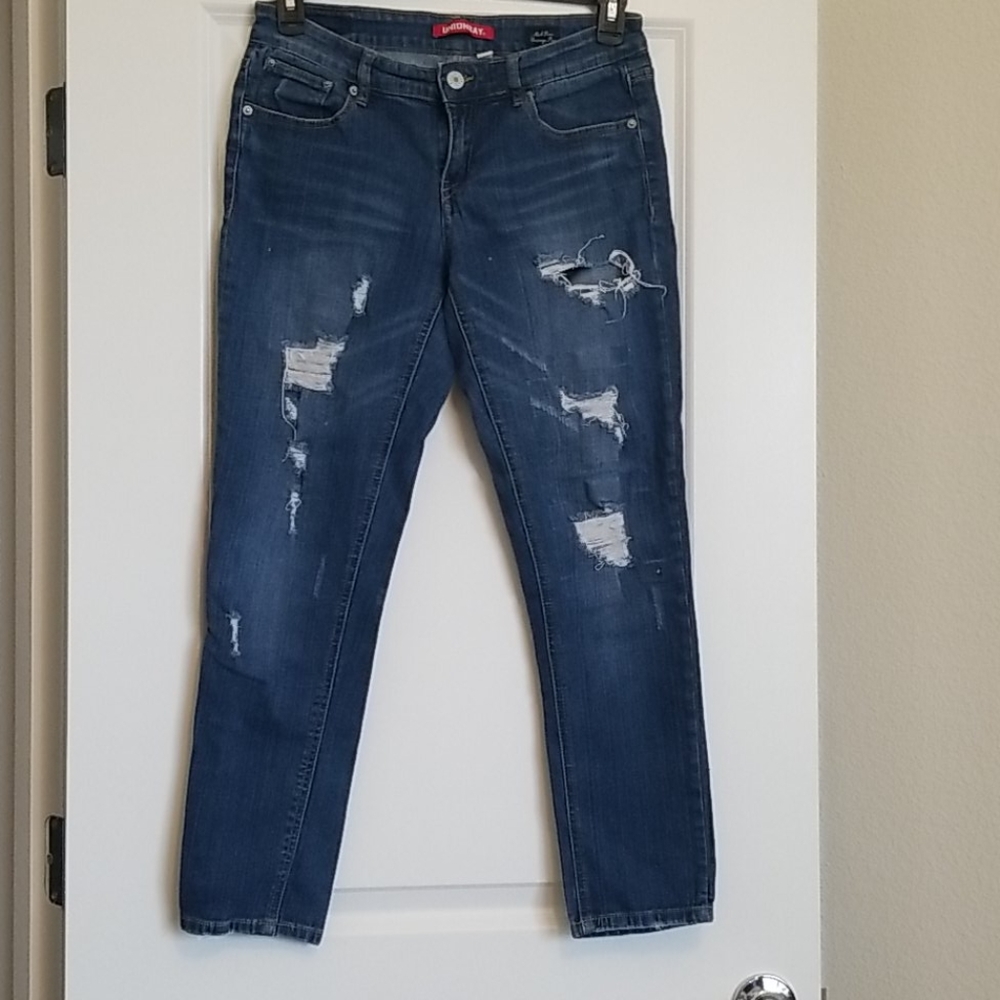 Distressed Unionbay mid-rise jeans